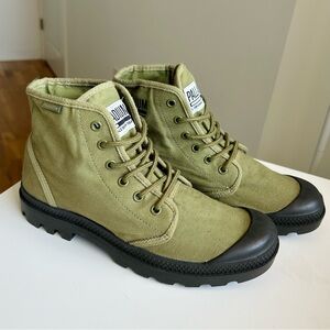 Palladium Boots in Olive Green